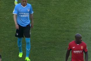 中国足球的未来！董路赛后带领足球小将们，向观众鞠躬致意？